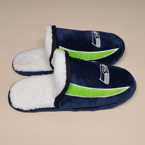 Foco NFL Seattle Seahawks football faux fur plush slippers size 11 - Picture 6 of 9